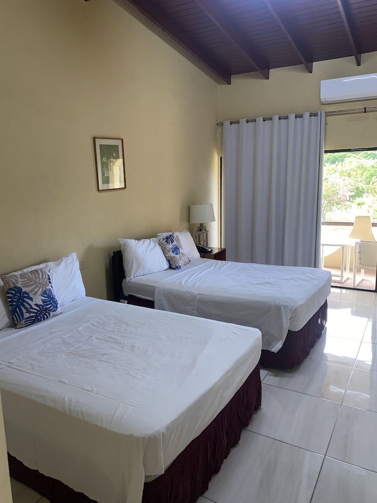 ROOM, DOUBLE BED, LIVING AREA, KITCHEN