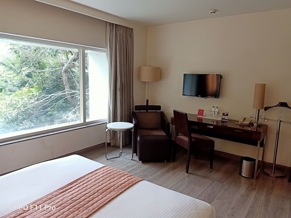 St Laurn Business Hotel 6/15