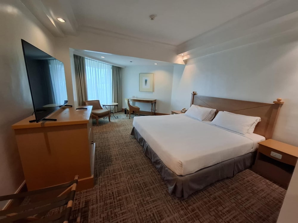 غرفة ديلوكس بسرير كينج، The Heritage Hotel Manila 9/10