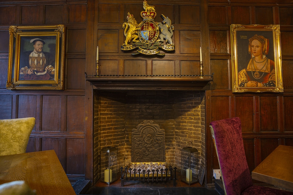 Tudor House Hotel 55/85