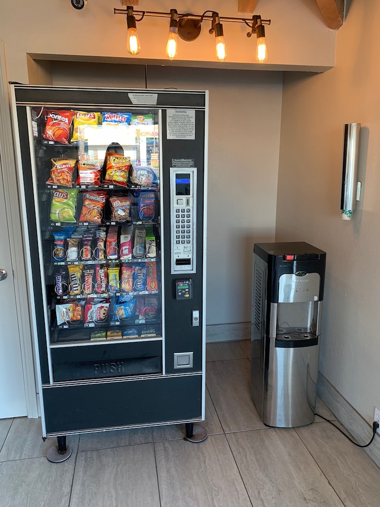 Morada Inn and Suites 36/55