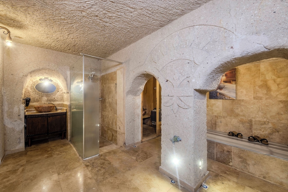 Grand Elite Cave Suites 23/50