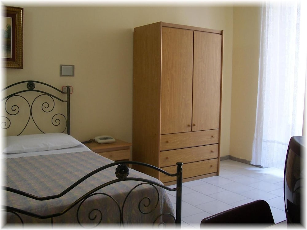 Hotel Pensione Romeo 7/19
