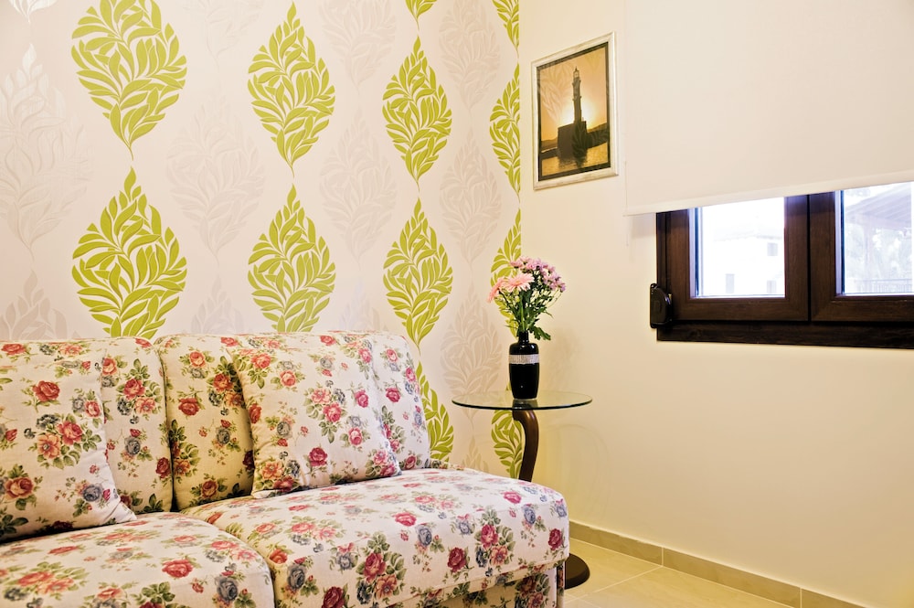 Areti Suites 8/50