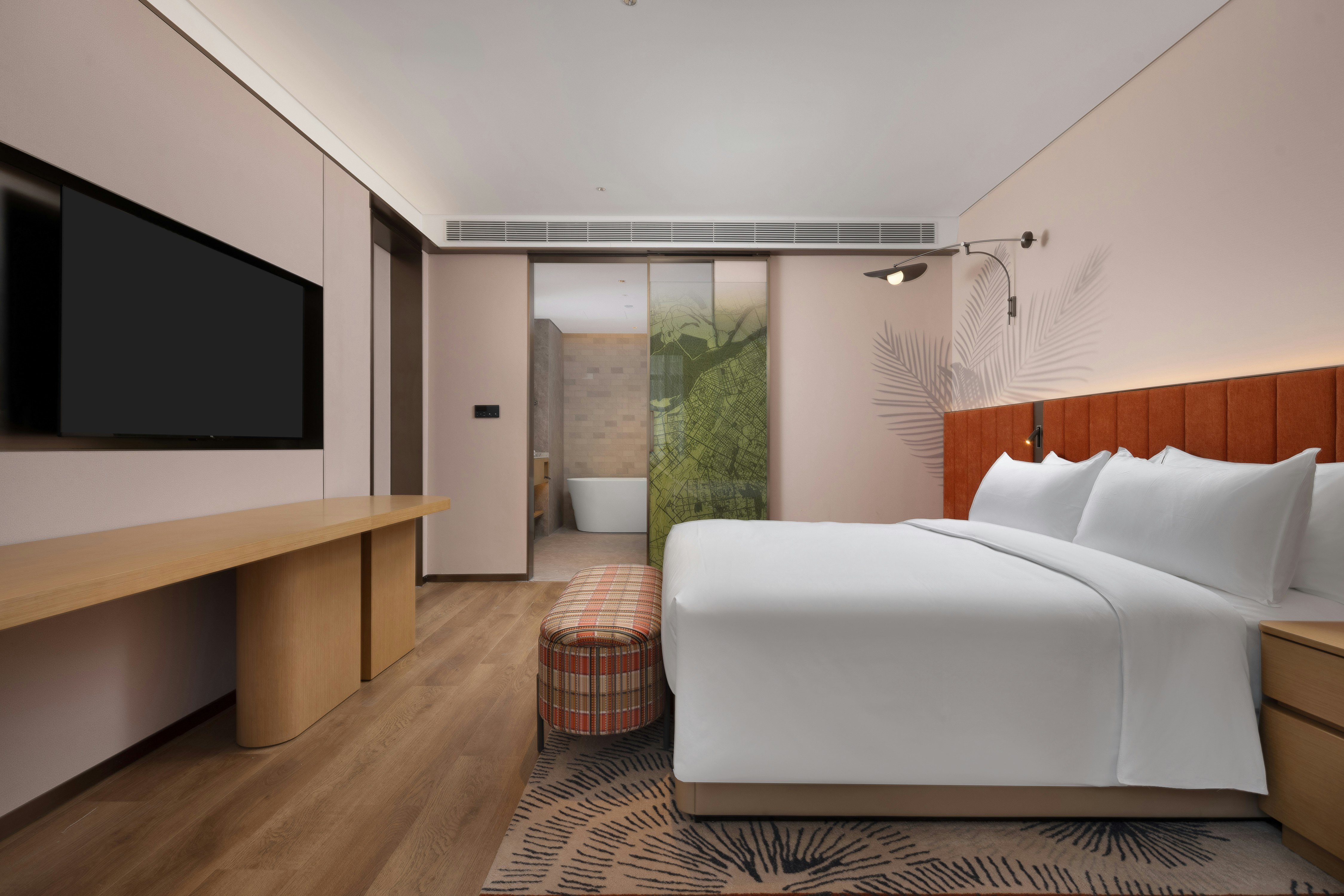 DELUXE, SUITE, KING BED