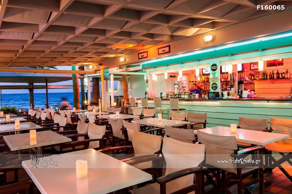 Phoenix Beach Hotel 54/72