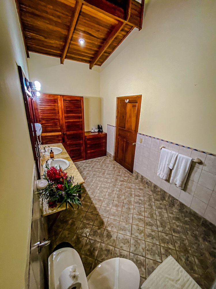 Jaco Hotel Docelunas 20/48