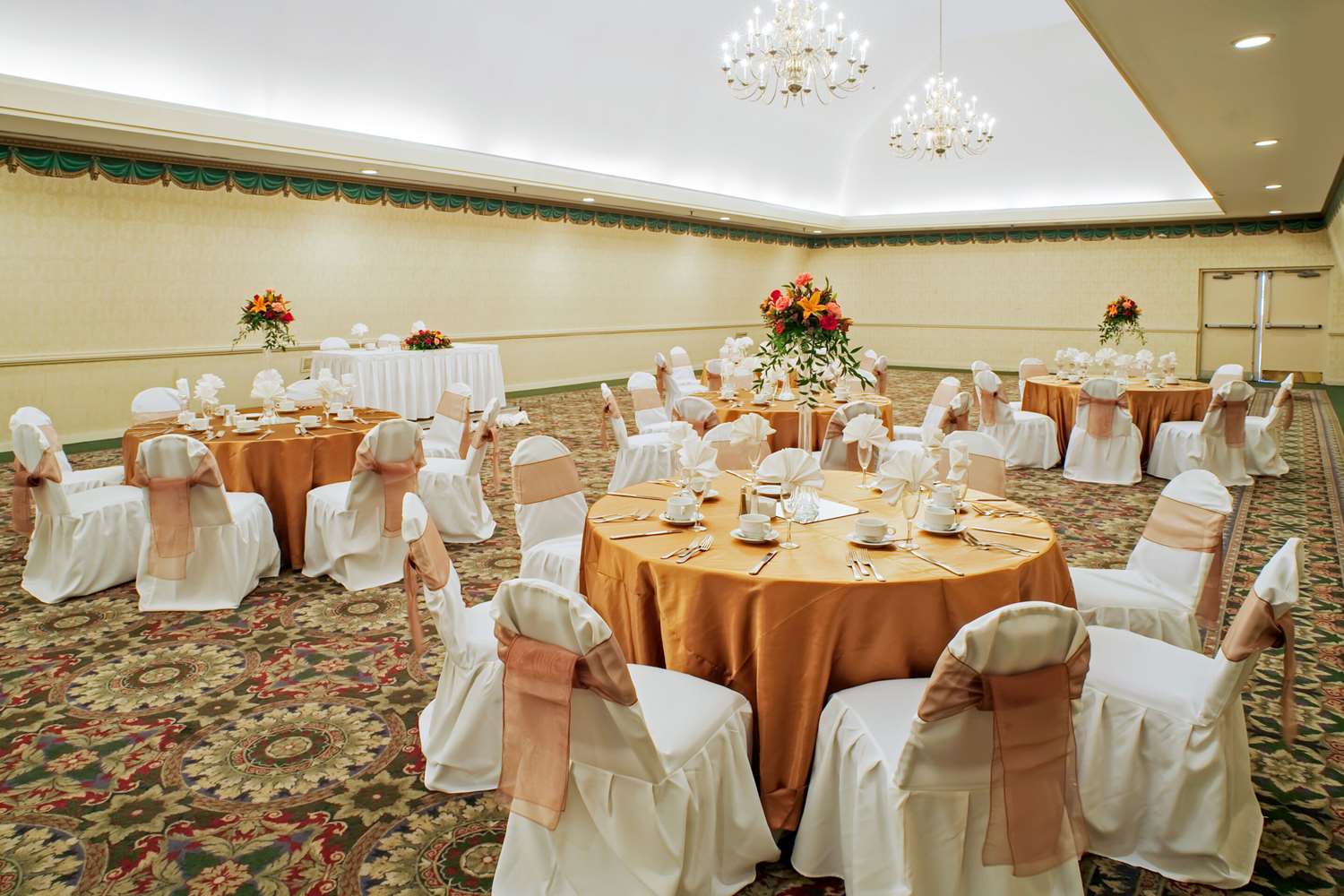 restaurant cafeteria