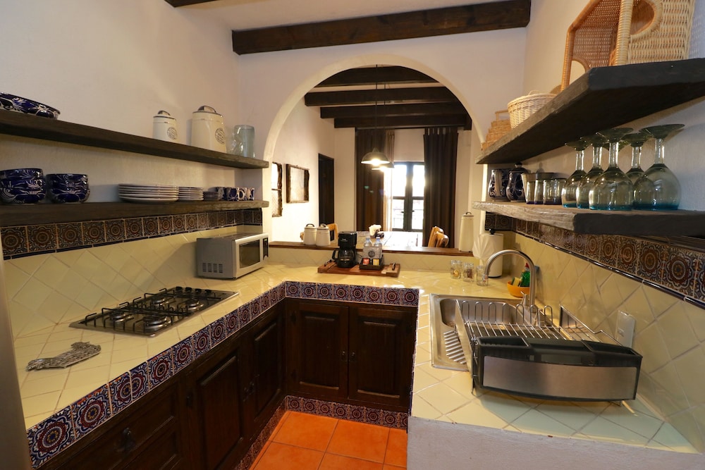 Casa Mia Suites 43/72
