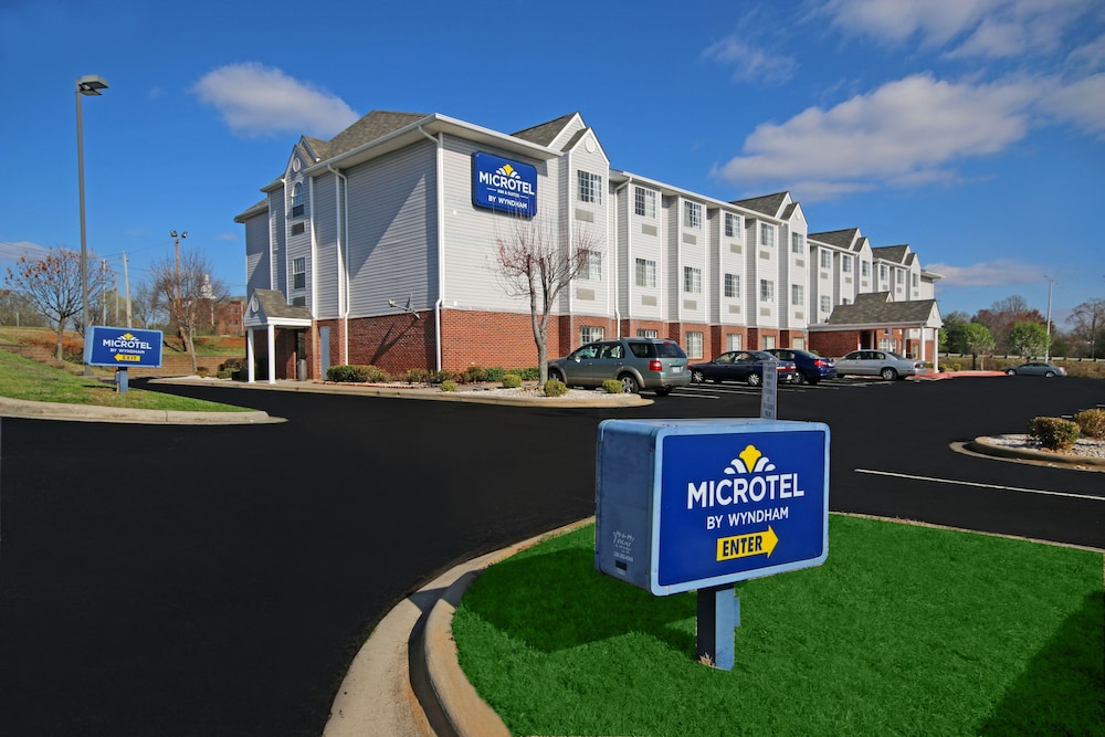 Microtel Inn & Suites by Wyndham Statesville 3/43