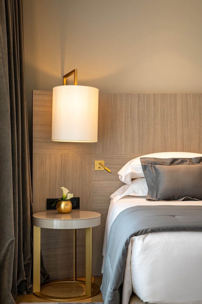 Rosa Grand Milano Starhotels Collezione 28/76