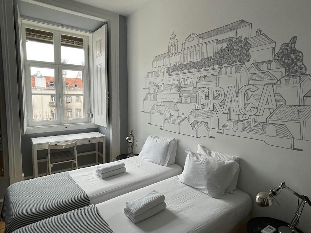 House, Double Bed, Bathtub