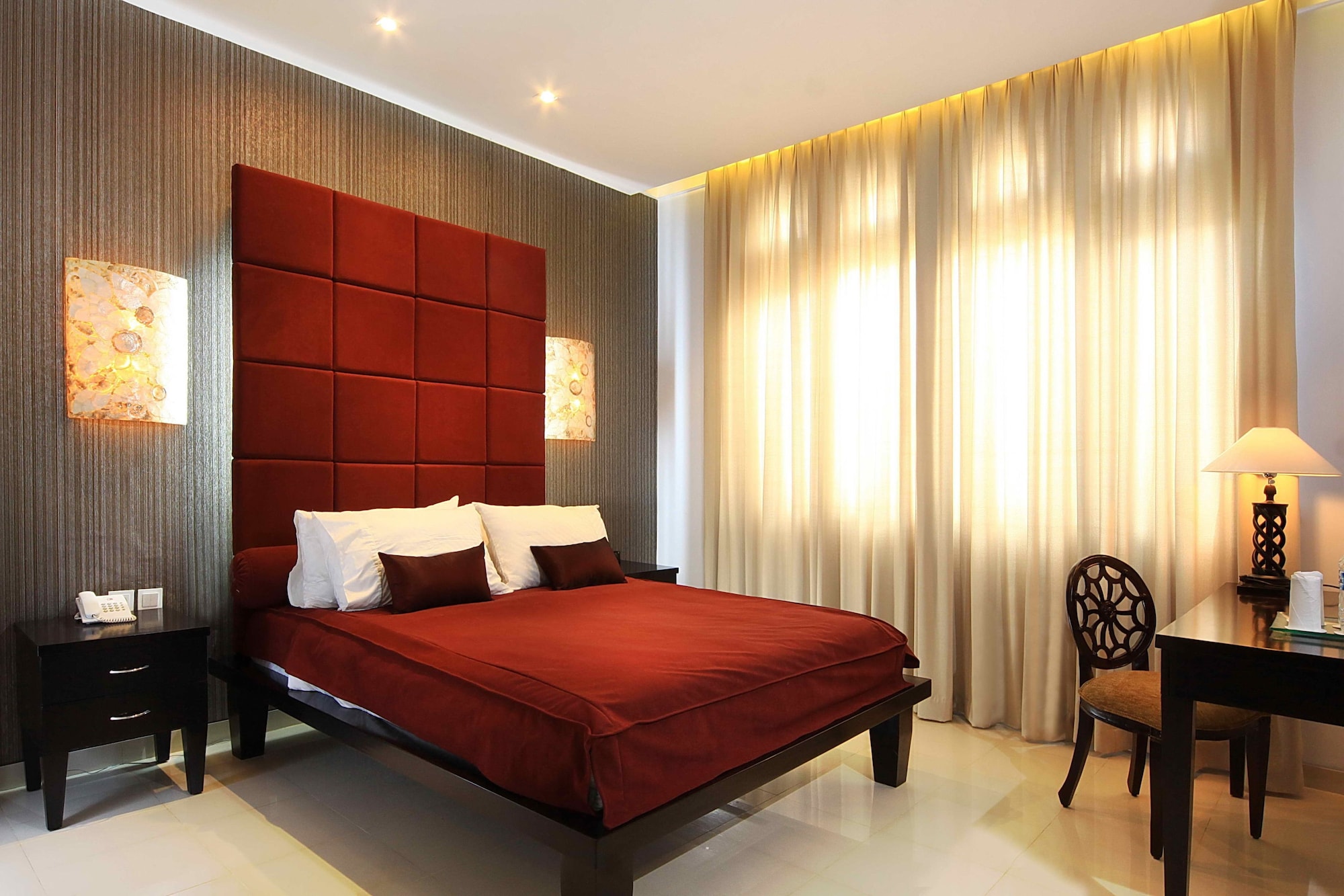 2 BEDROOMS, FAMILY SUITE