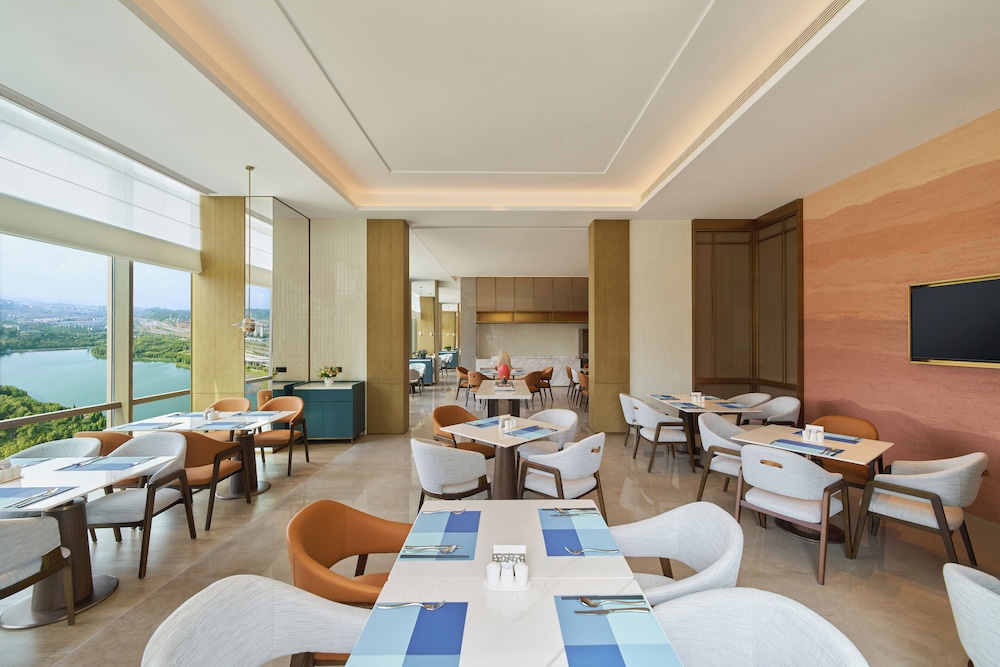 Hyatt Place Kunming South Railway Station 30/50