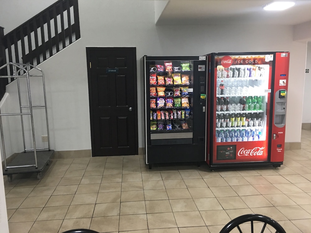 Americas Best Value Inn Apache Junction 38/56