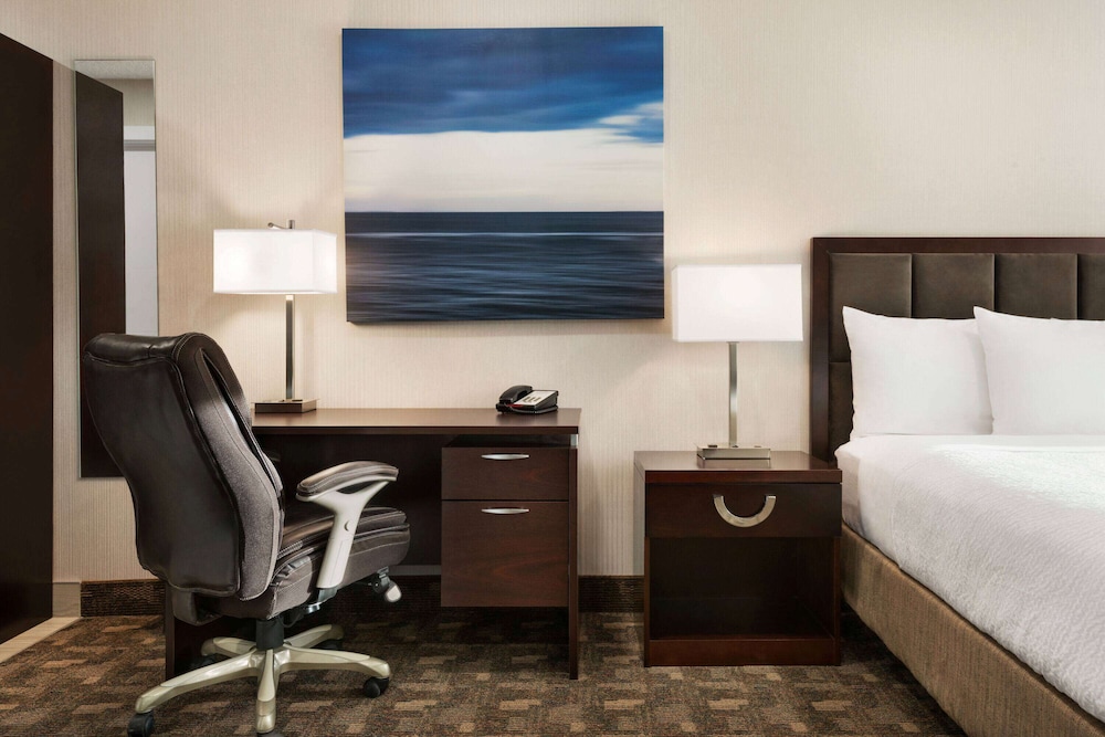 Days Inn By Wyndham Wainwright 11/27
