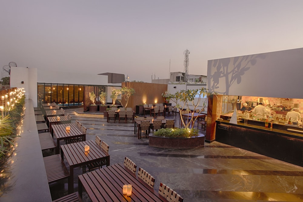 HOTEL LEVANA(FORMERLY BEST WESTERN PLUS LEVANA) 33/43