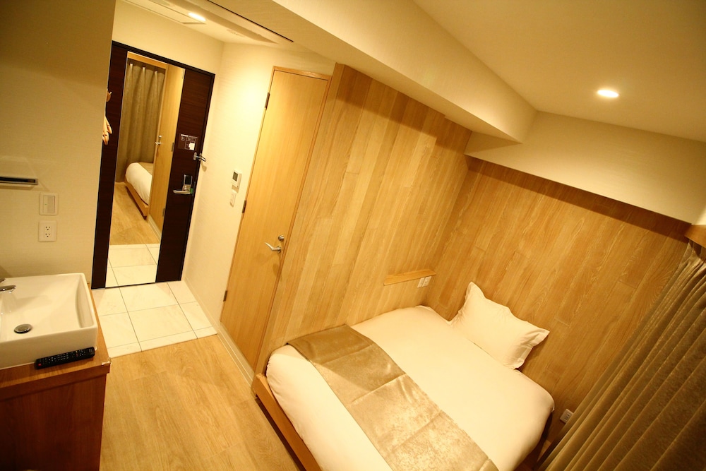 Sakura Cross Hotel Akihabara 7/36