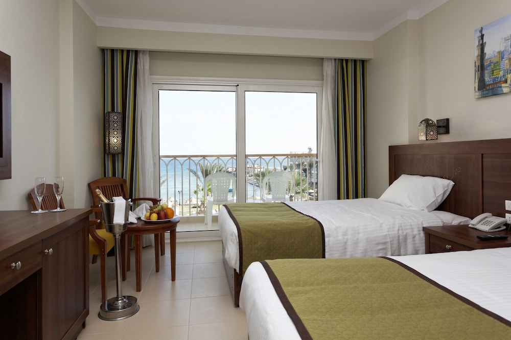 Royal Star Beach Resort 29/50