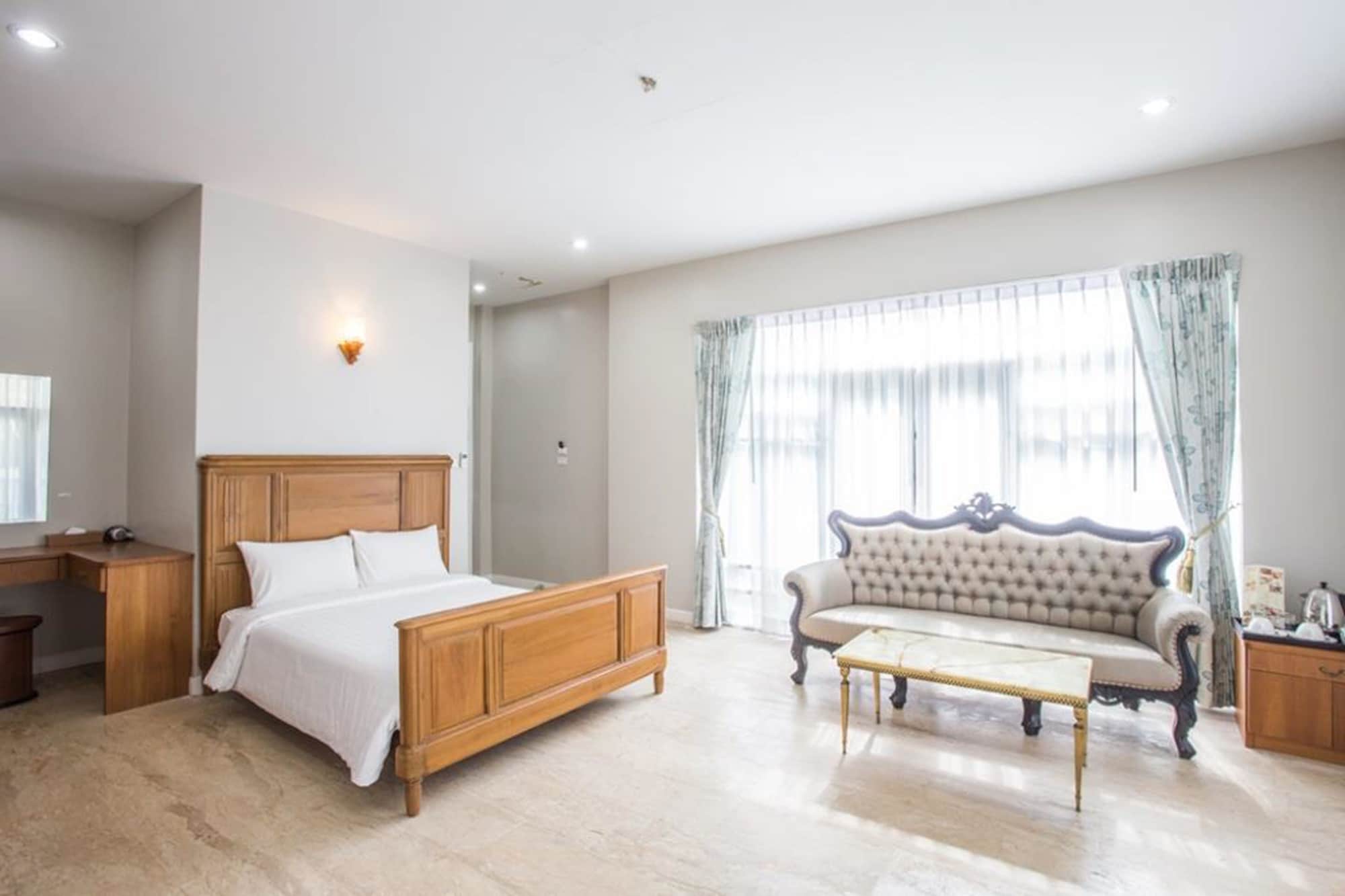 SUPERIOR, DOUBLE OR TWIN BED, GARDEN VIEW
