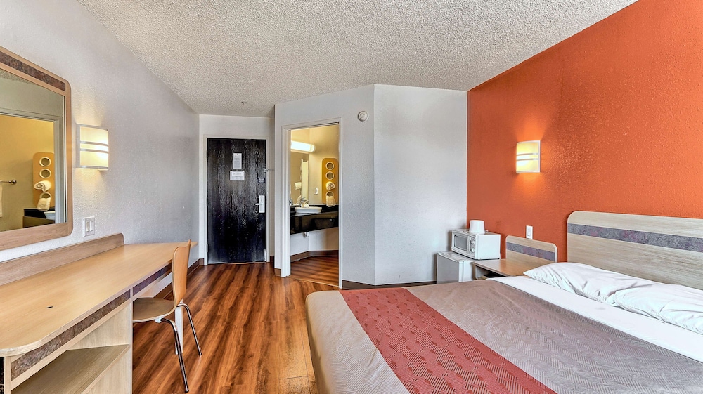 Motel6 Killeen, TX 32/64
