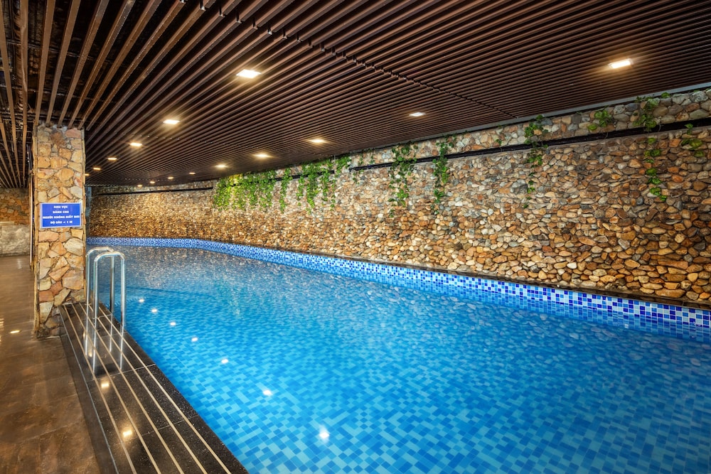 Ravatel Luxury Hotel Bac Giang 25/50