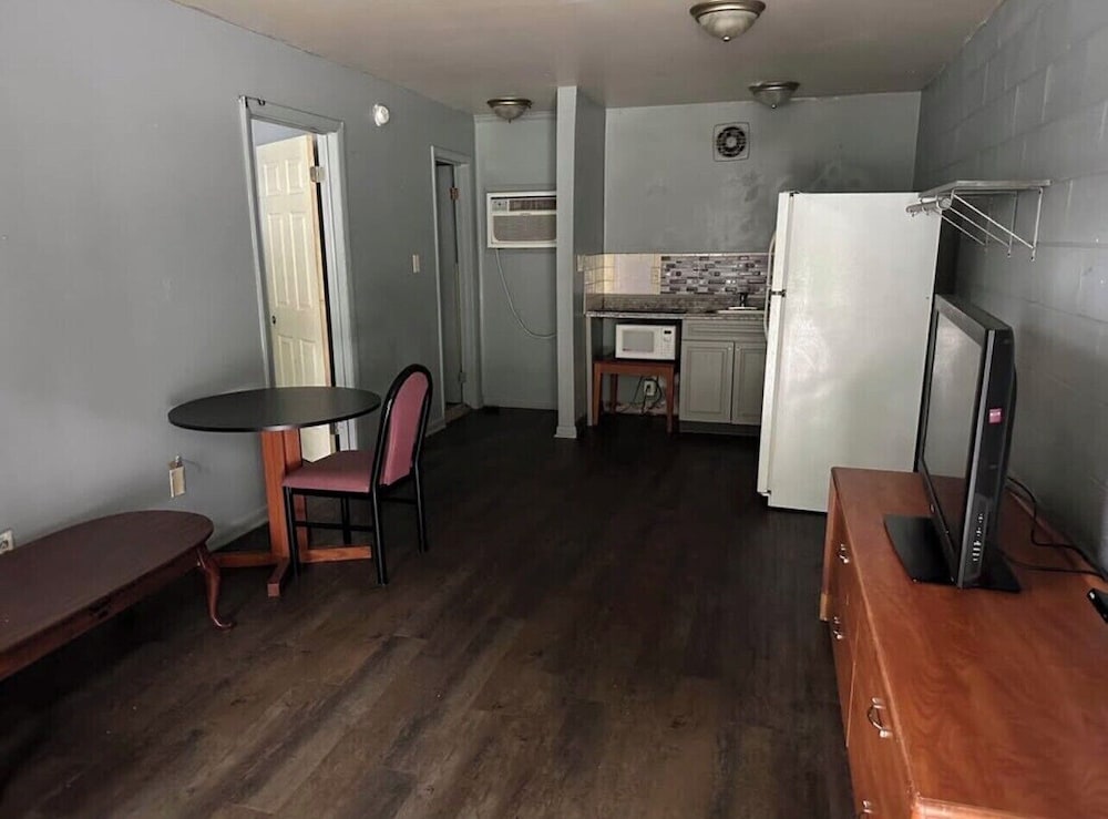 Birchwood Suites 30/50