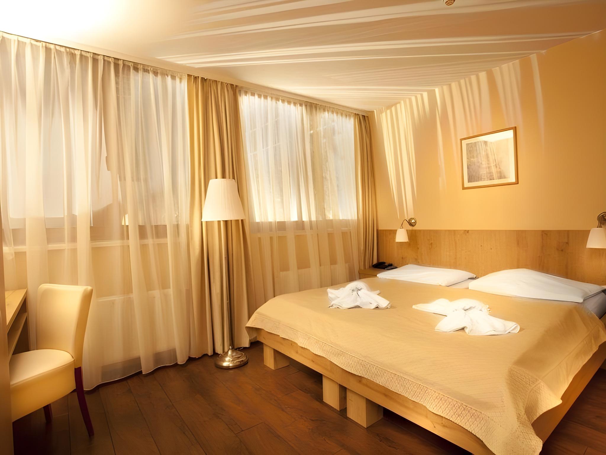 Room, Single