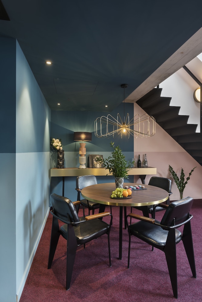 Stories Boutique Hotel 66/72