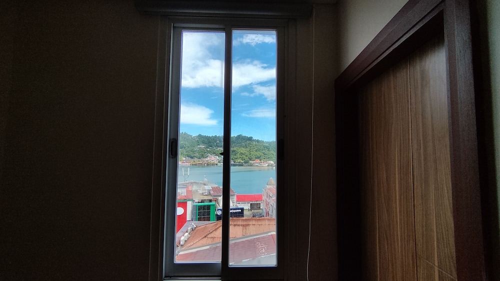 Front One Hotel Jayapura 18/34