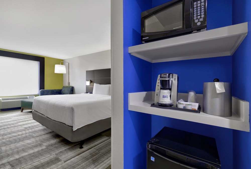 Holiday Inn Express Hotel And Suites Kansas City Grandview 27/64