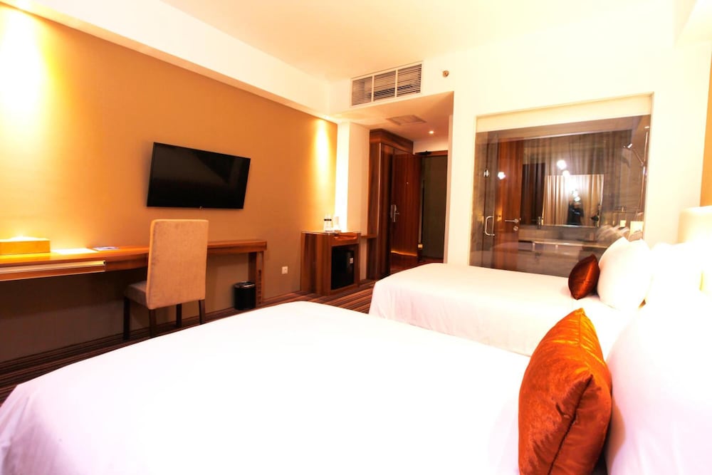 ROYAL ASNOF HOTEL 6/37