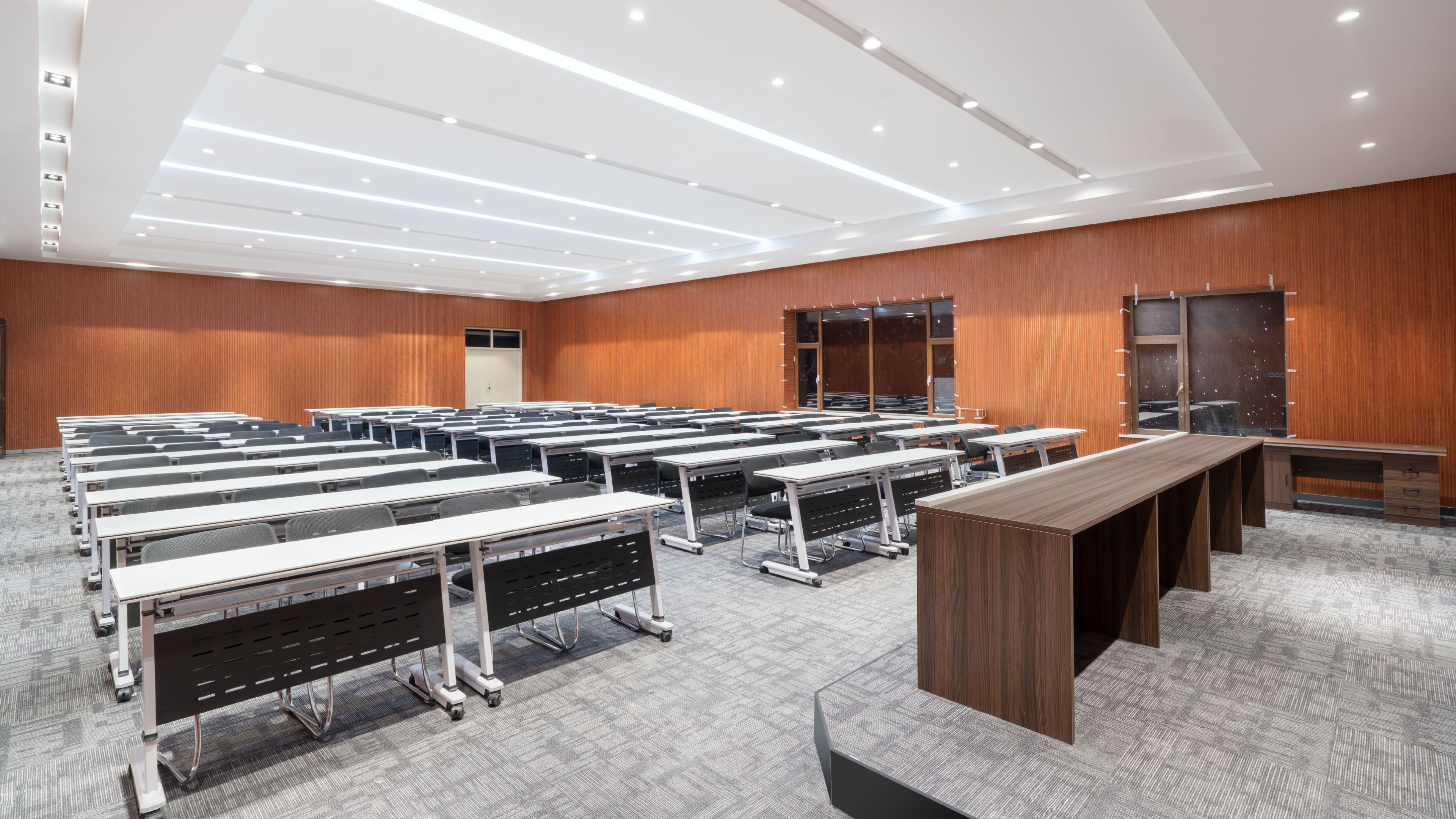 Holiday Inn Express Cangzhou High Tech Zone 20/24