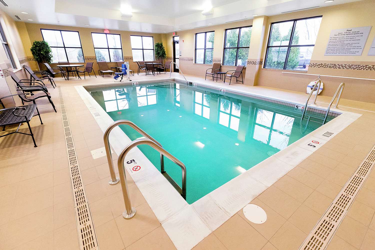 swimming pool spa