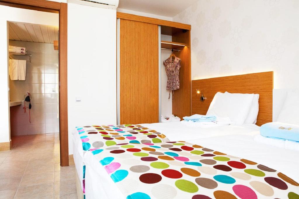 Suite, Pool View, with Pool