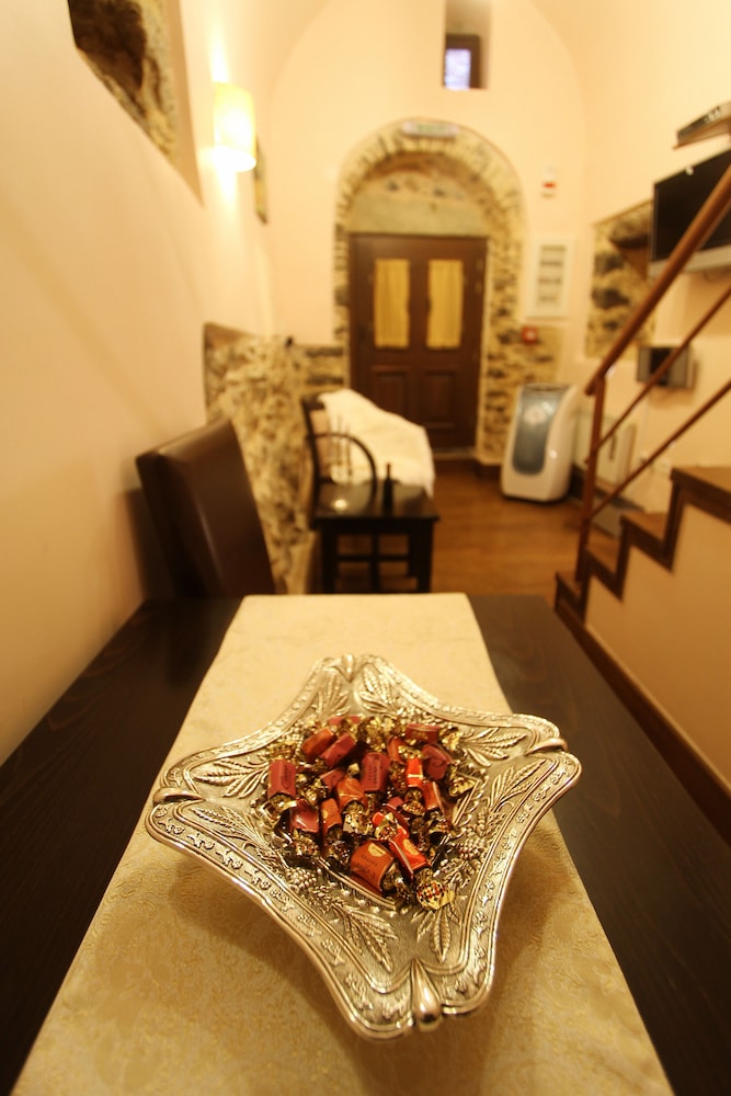 MEDIEVAL CASTLE SUITES TRADITIONAL 41/50