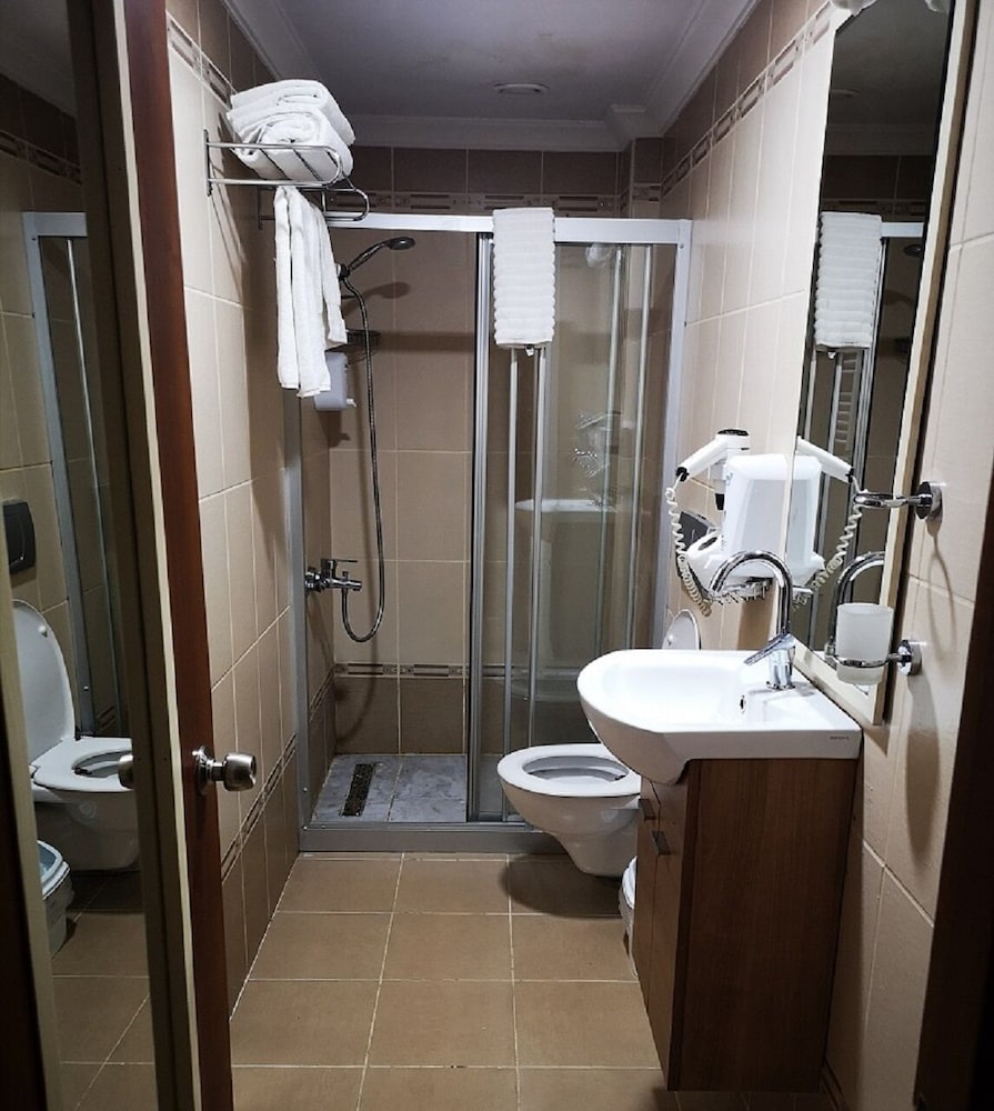 Angel's Garden Hotel 12/69