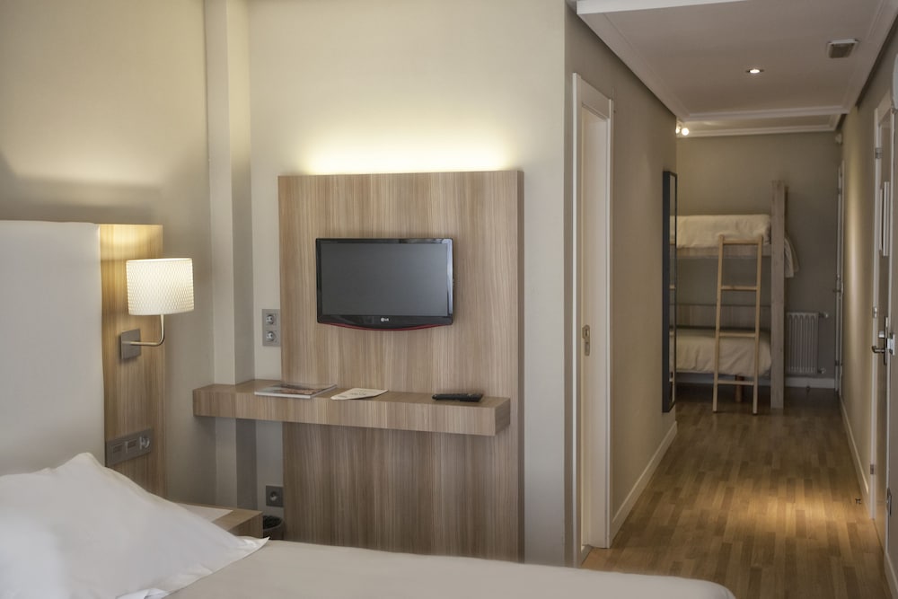 Hotel Arcea Los Lagos Nature 6/20
