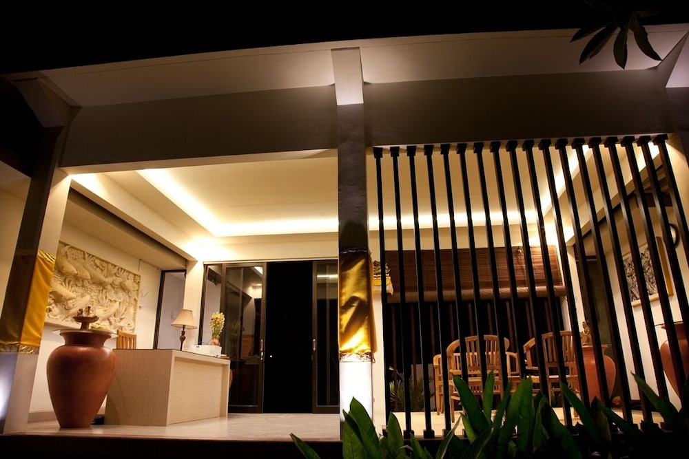 The Muaya Villa 8/50
