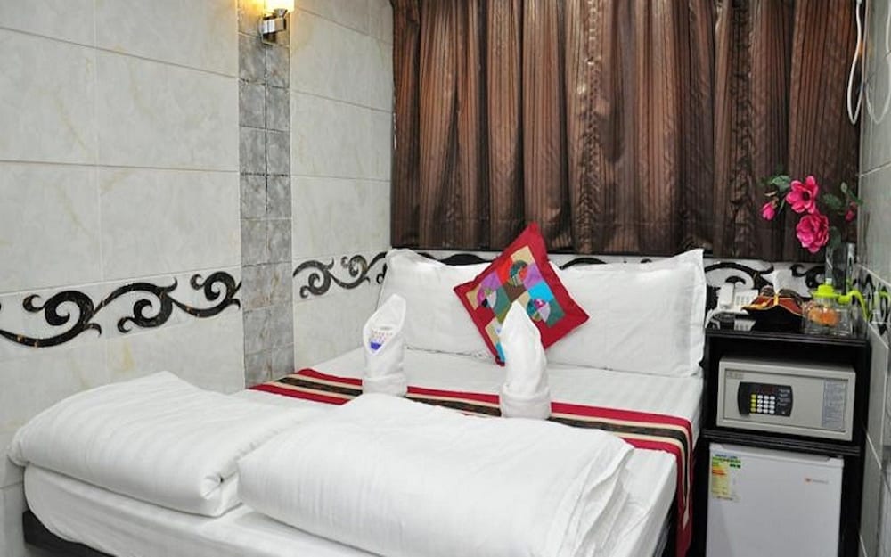 Traveller's Hostel 8/33