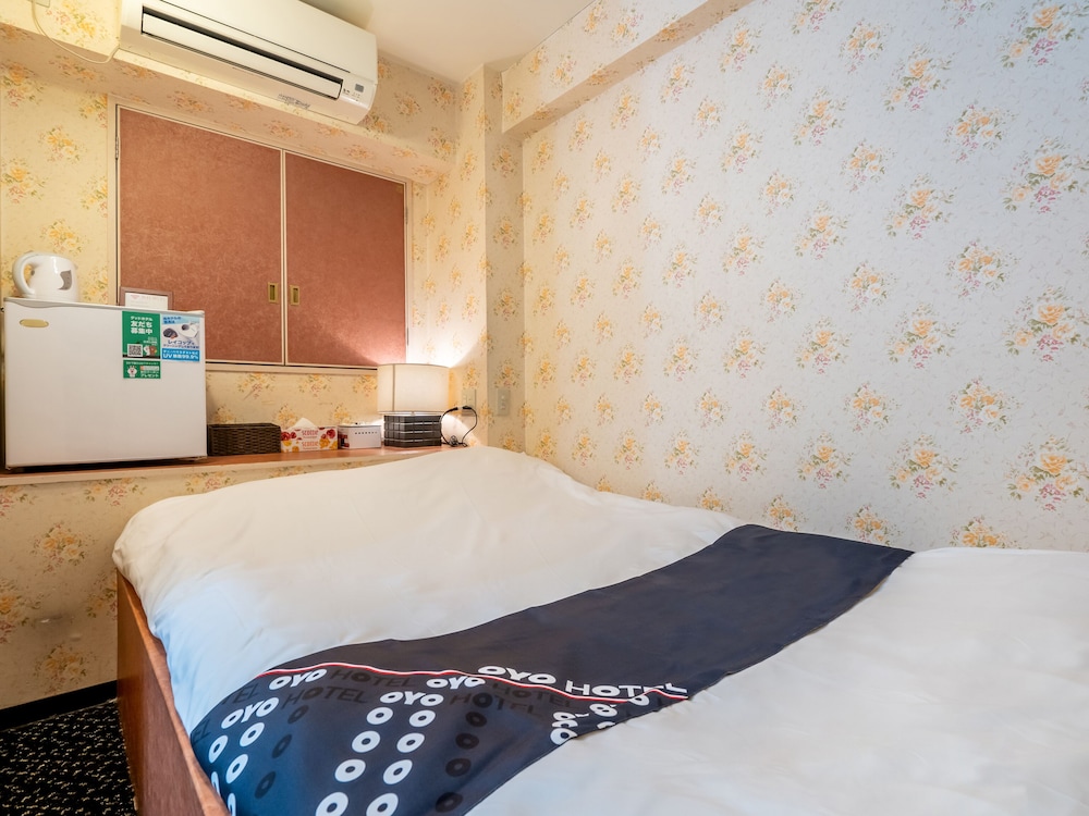 ROOM, DOUBLE BED, SMOKING
