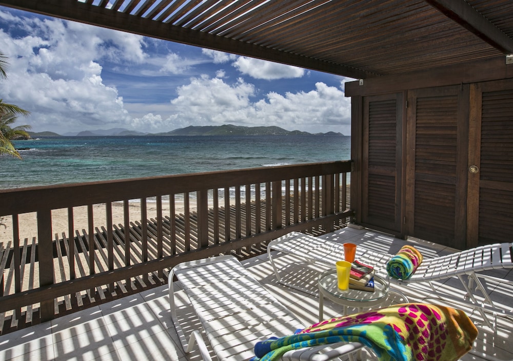 Sapphire Beach Resort 18/50