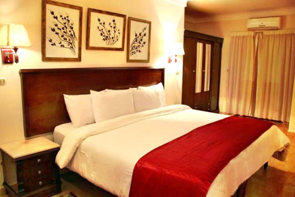 Alexandria Mediterranean Suites 8/30