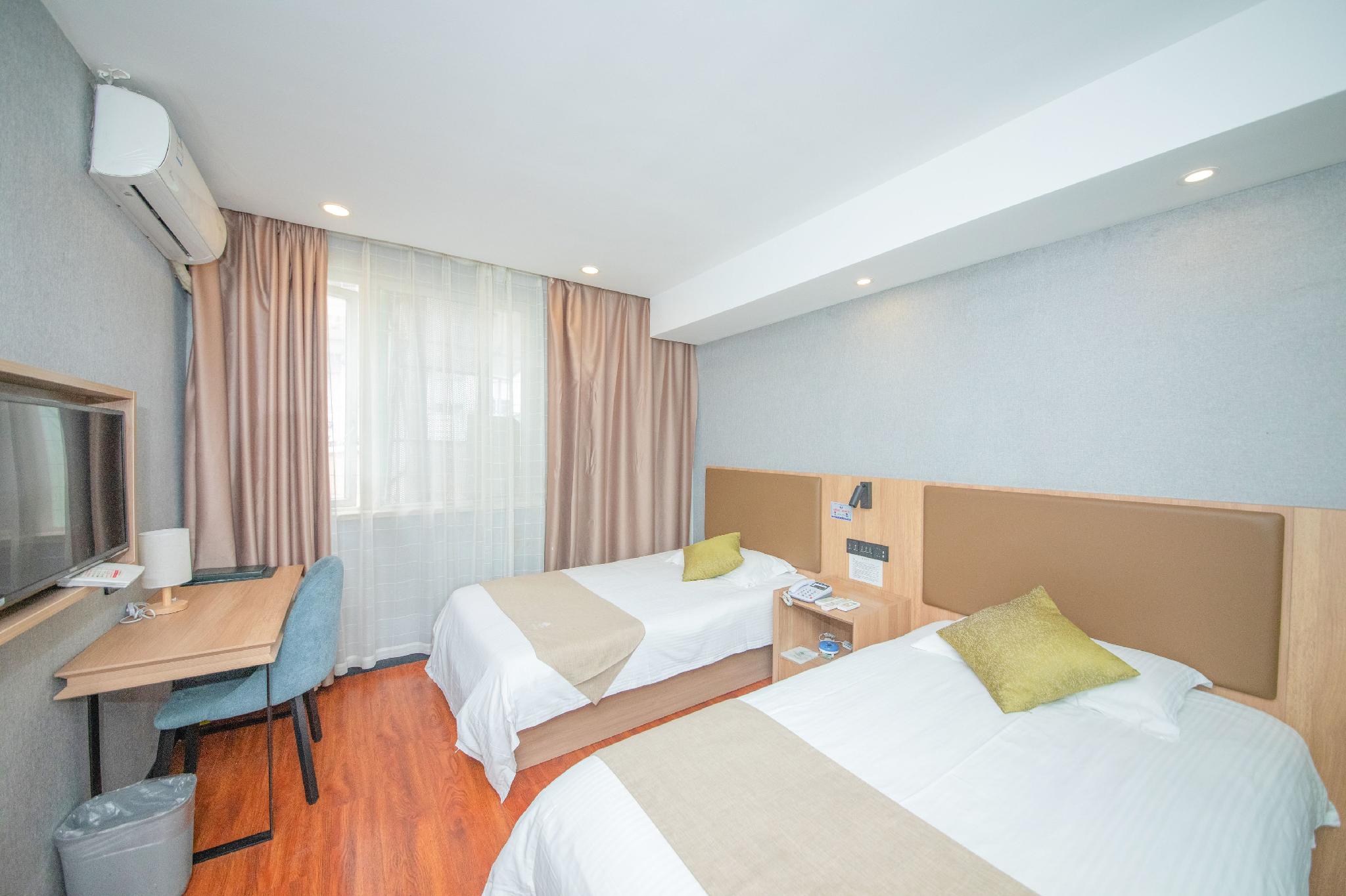 Suite, 1 Double and 1 Single Bed