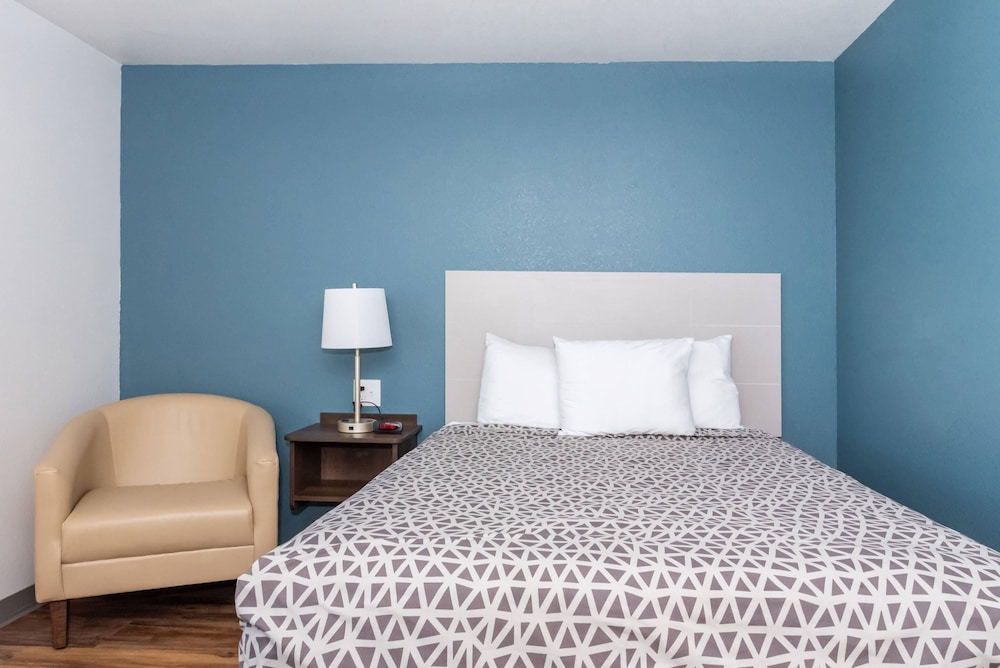 WoodSpring Suites Buford near Mall of Georgia-Lake Lanier 22/57