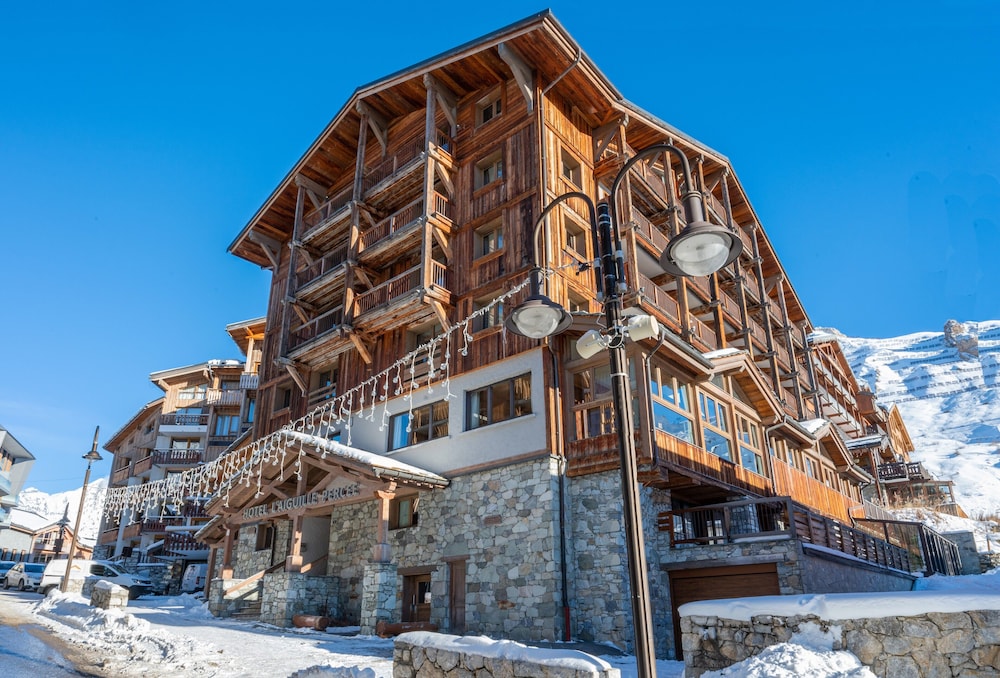 Aiguille Percee Hotel Restaurant 2/74