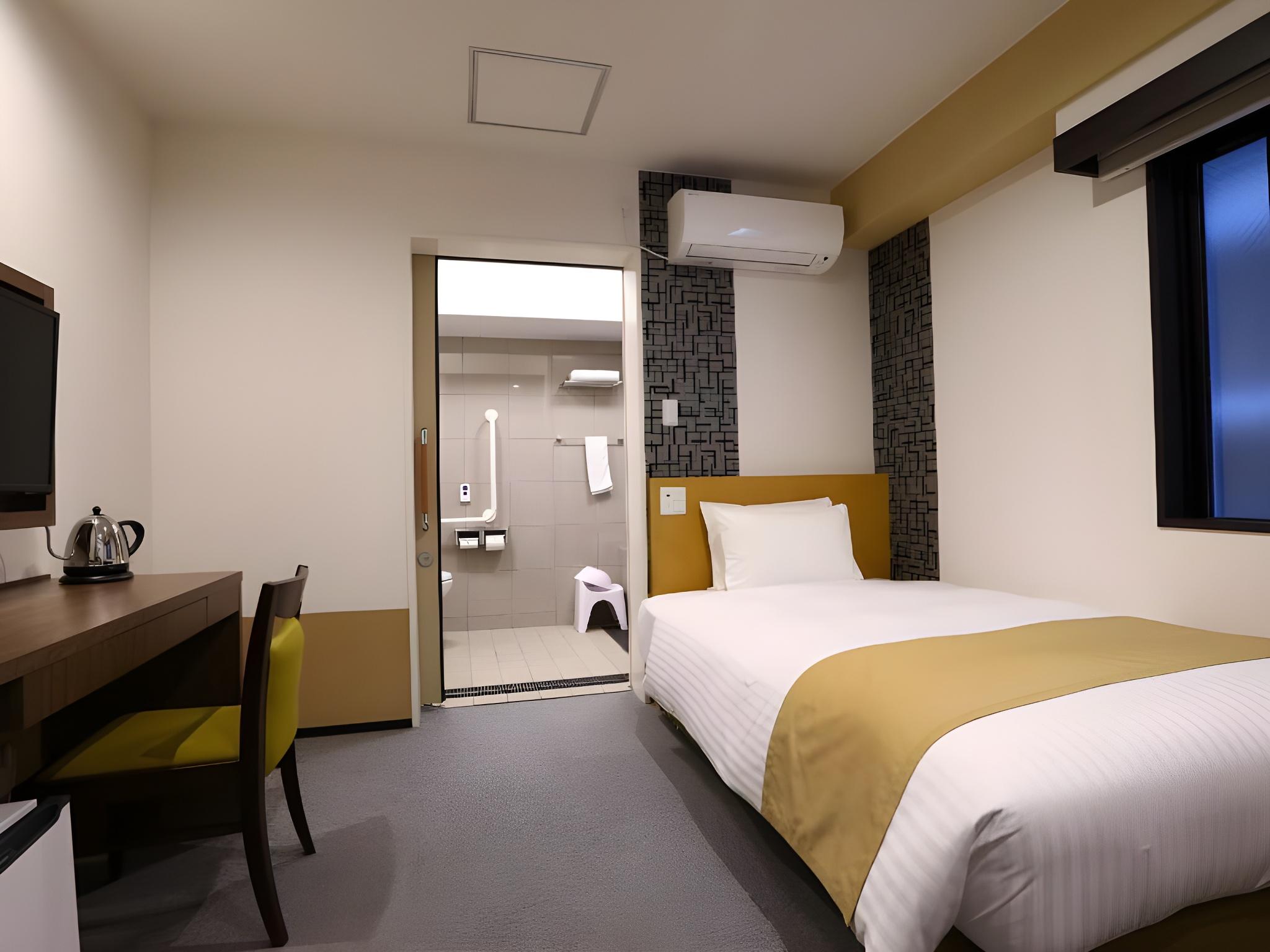 Universal, Semi Double Bed
