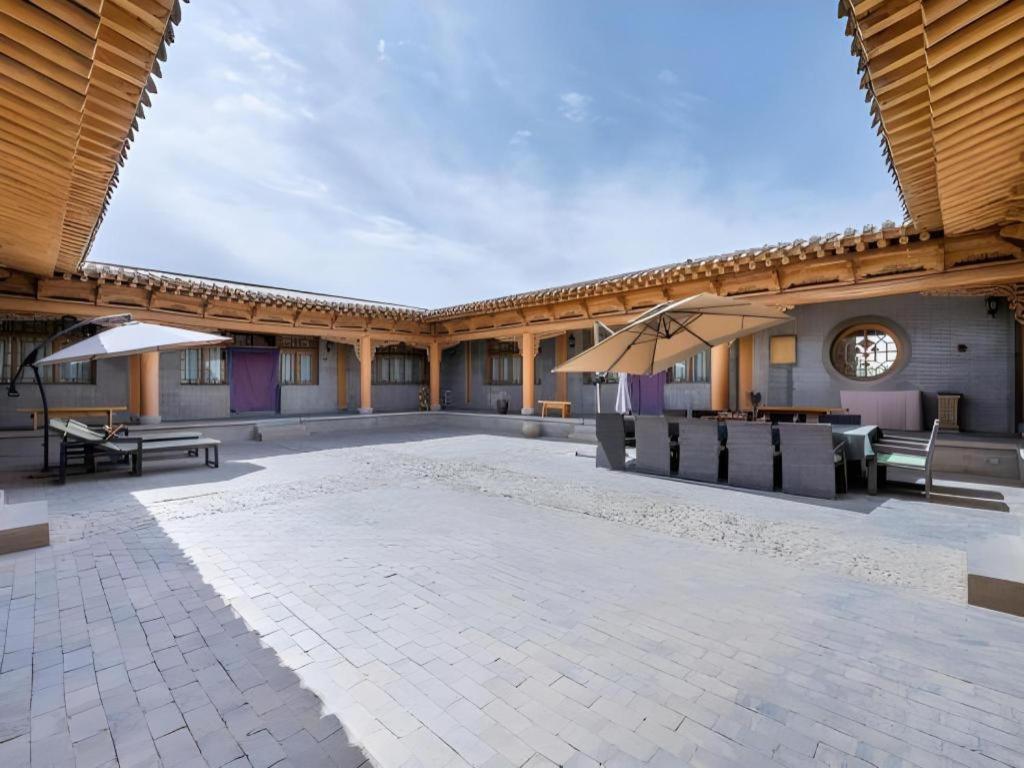 The Silk Road Dunhuang 38/49