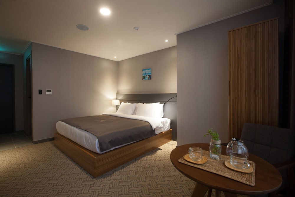 GnB Hotel 24/73