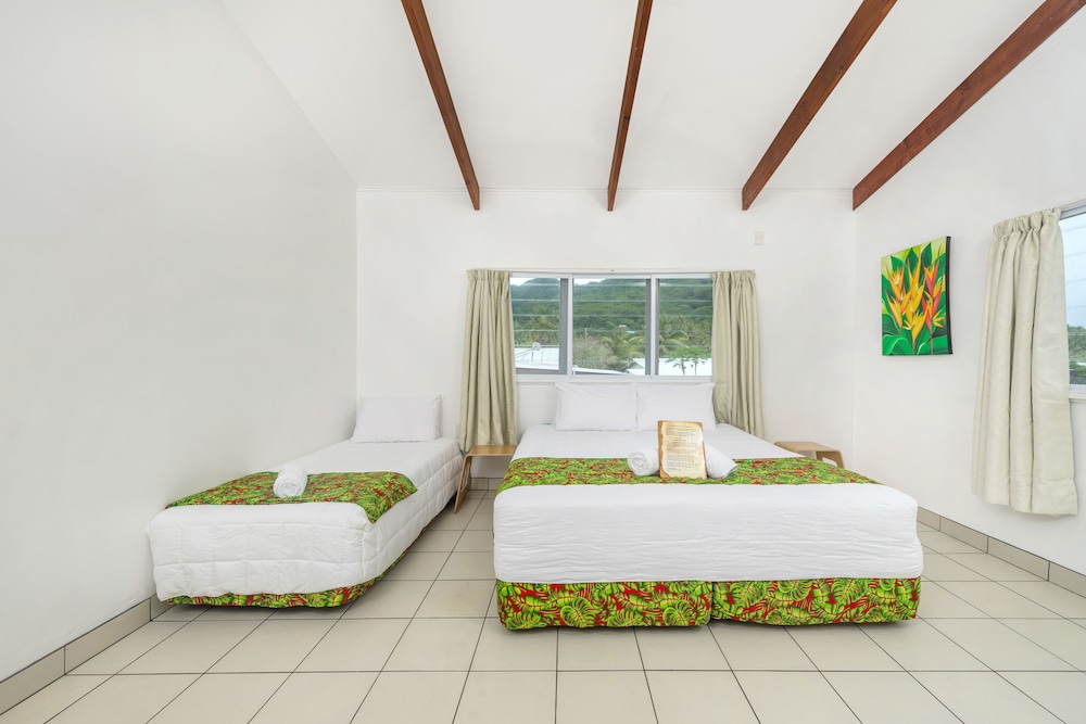 Castaway Resort 37/80